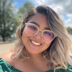 Meet your Posher, Jesenia